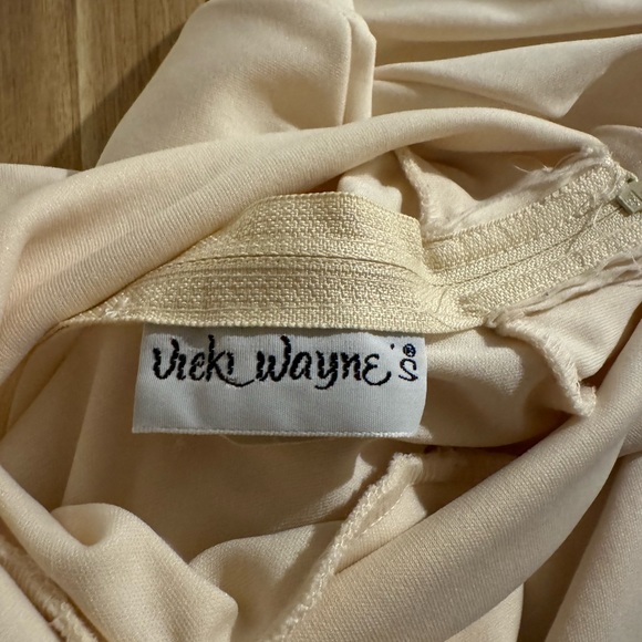 Vicki Waynes Top - Picture 1 of 3